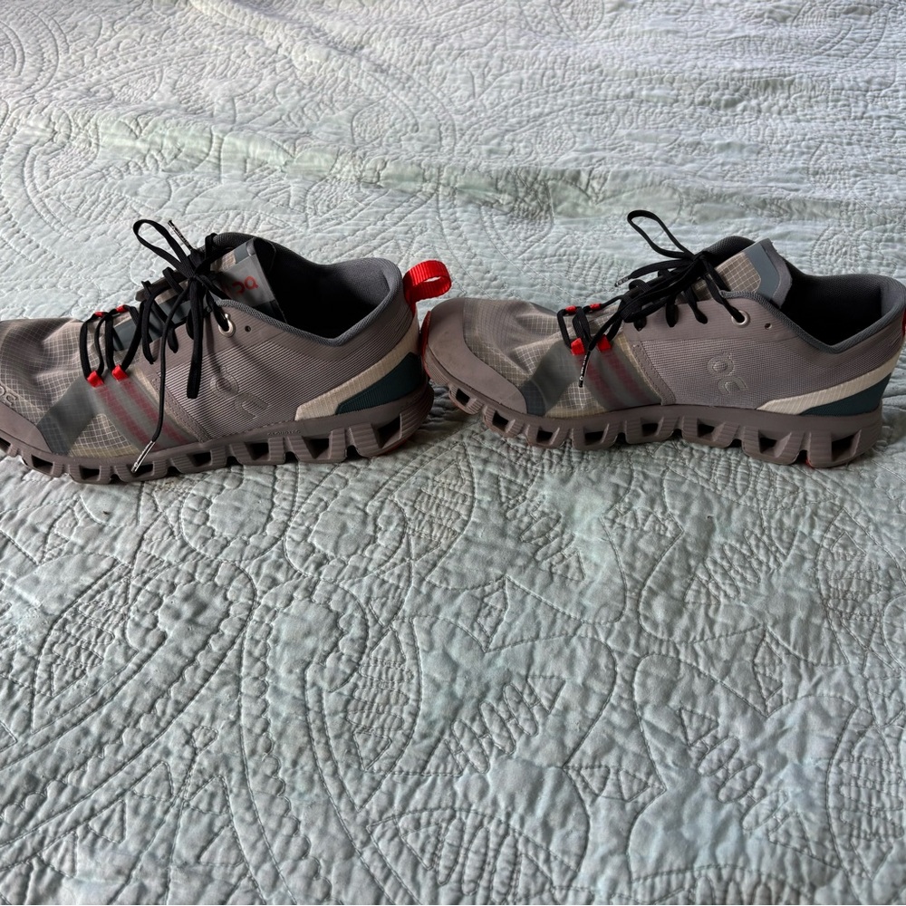 On Running Cloud X Shift Women’s Athletic Shoes in Gray and Orange - Picture 4 of 6